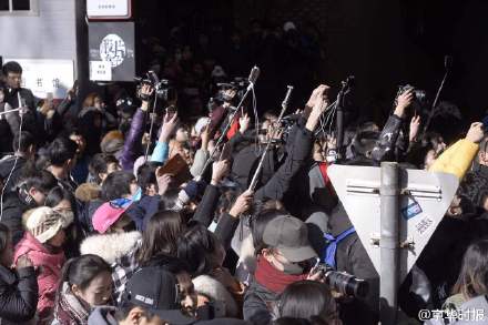 初恋情人为了所谓的爱抛弃婚姻,初恋癌症男子去照顾
