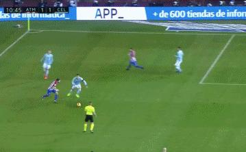 足坛十大逆天倒钩破门,足球十大倒钩进球排行榜