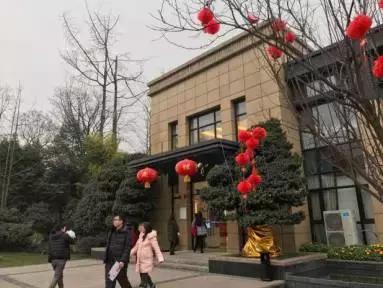 到成都的街上走一走,到成都的街道走一走