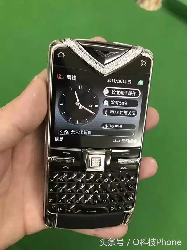 诺基亚手机致敬经典,诺基亚2010年全面屏手机