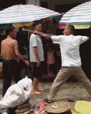 大妈一看就是老手，只是这次栽了！