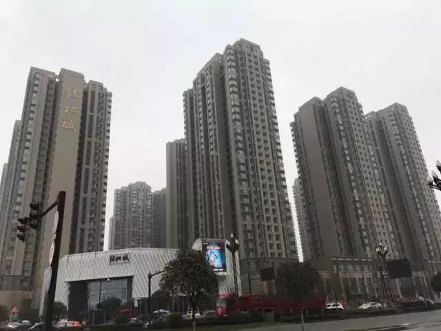 到成都的街上走一走,到成都的街道走一走