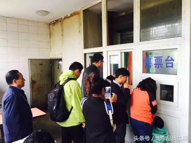 一天1万个都不够,这个北京爷们用40年创造了麻酱烧饼的传奇!