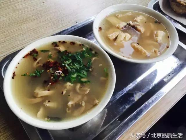 一天1万个都不够，这个北京爷们用40年创造了麻酱烧饼的传奇！