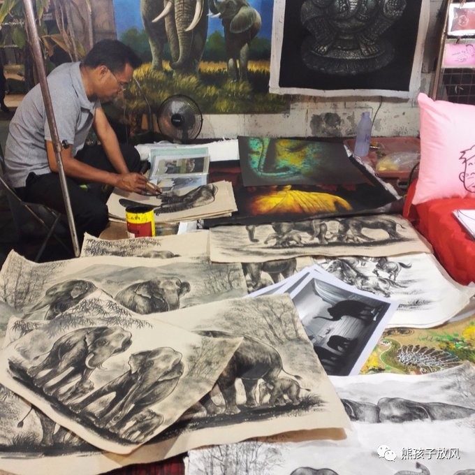 能在异国被警察抓也没谁了吧？这是我的清迈，和你去的不一样！