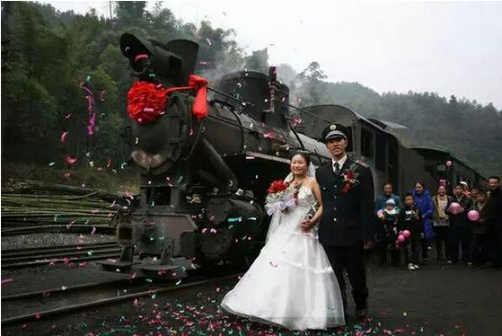 农村最有特色的接亲车队,城里人真会玩迎亲视频