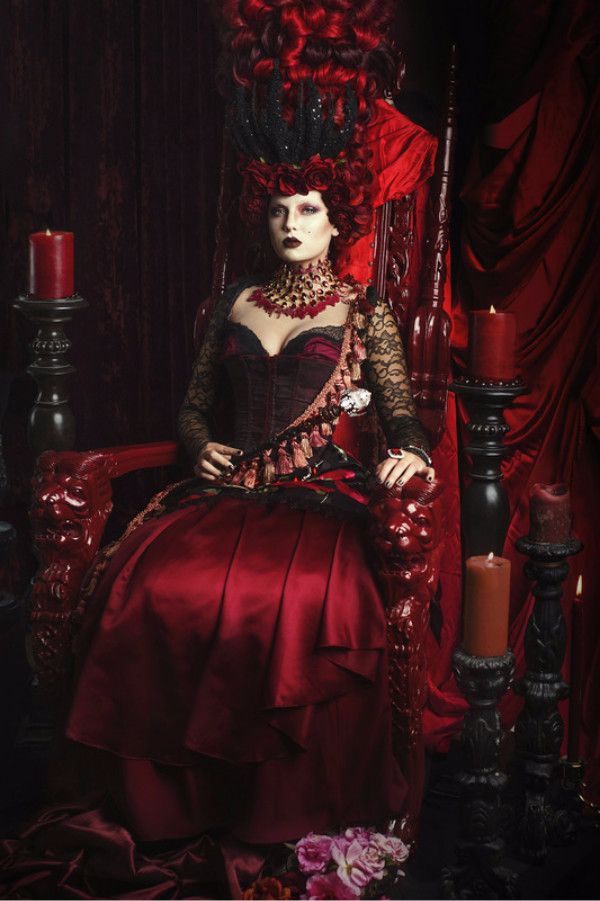 三个一无所有的女人，用以物换物和手工制作的方式再造绝代艳后！