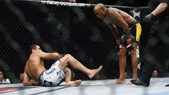 残暴封神十年不败,一朝断腿霸业不再!致敬“传奇”蜘蛛人!