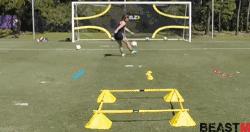 足球如何打好边路,足球边路如何快速突破