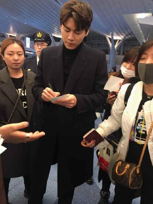 曾经李易峰的粉丝现在是什么感受,李易峰对粉丝好吗