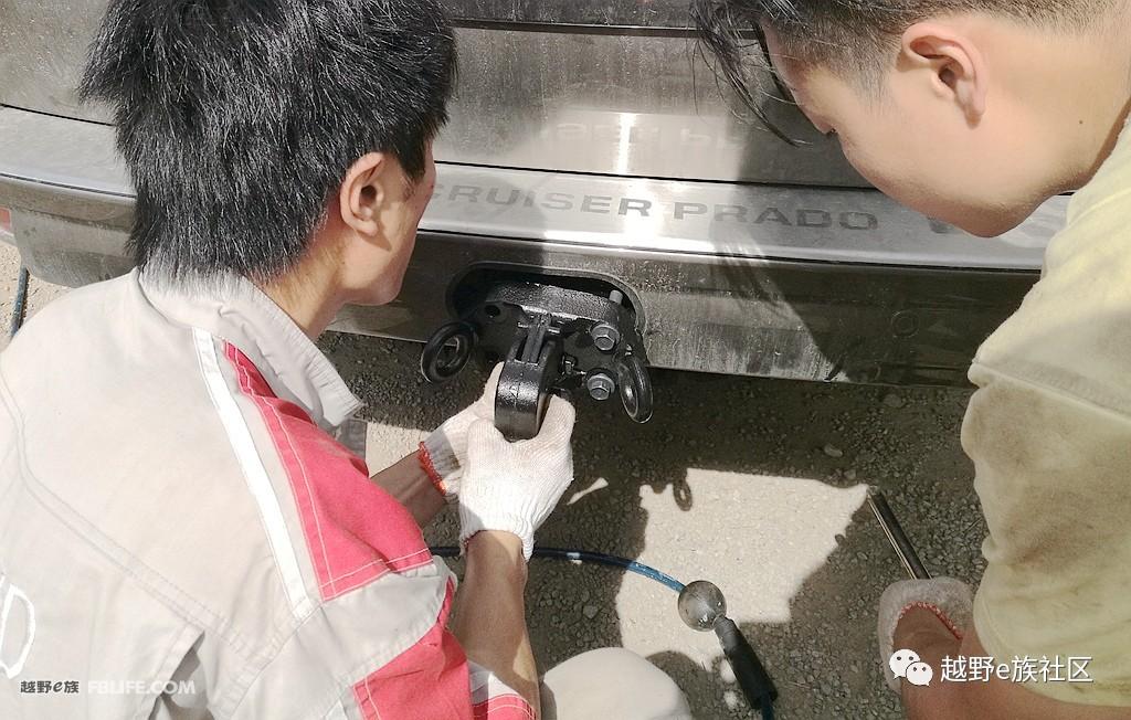 低配新款普拉多内饰改装,2017普拉多2700中东版改装