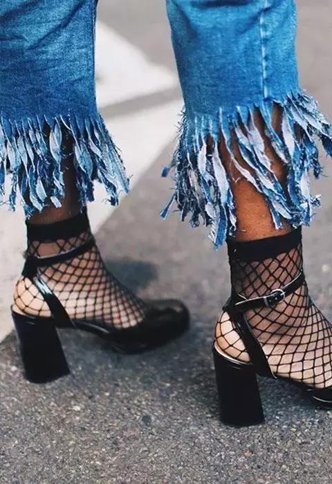 你认为网袜是“妖艳*货贱**”的代名词？那你会被笑话孤陋寡闻！