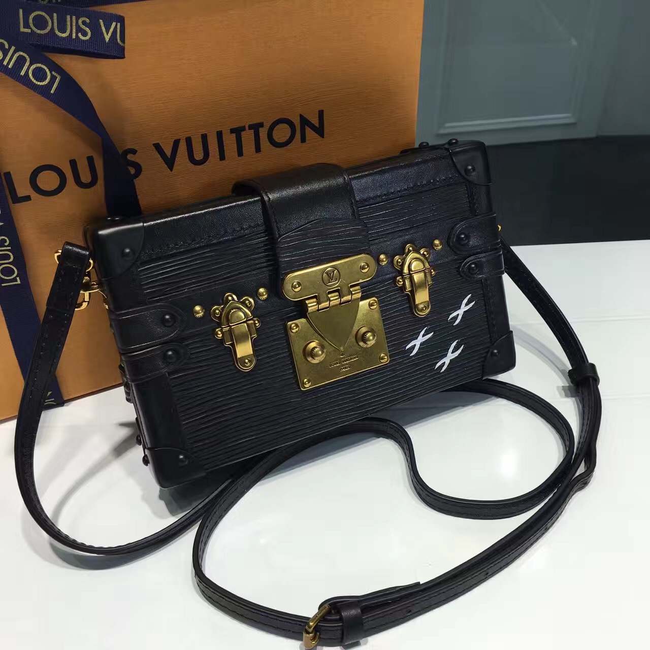 lv这款包多少钱,lv这款包的二手行情