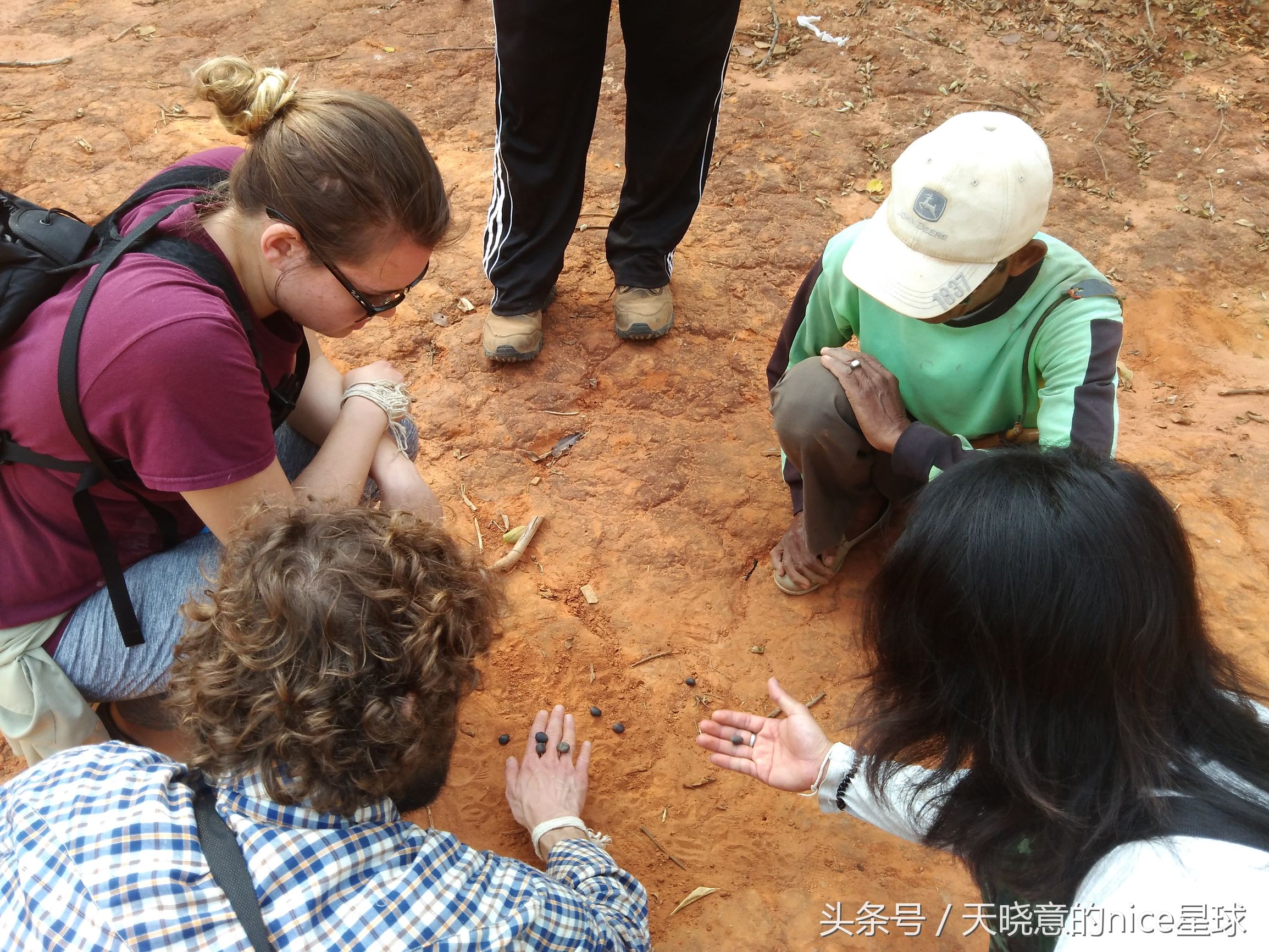泰国大象旅行记,泰国旅游跟大象近距离接触