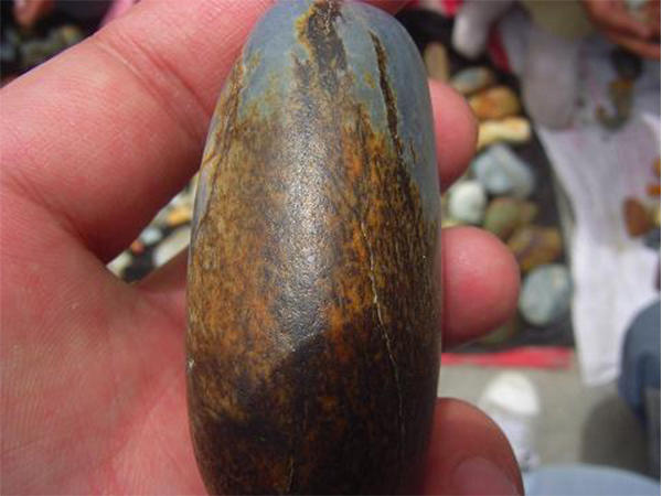 和田墨玉桃花石值钱吗,桃花石和田玉