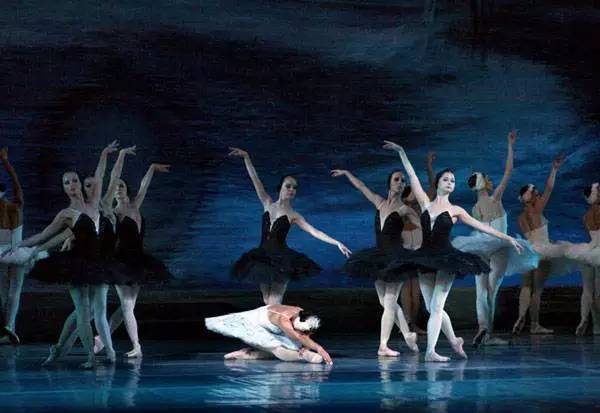 原来最甜蜜的事，是在广州寻找我们的LaLaLand