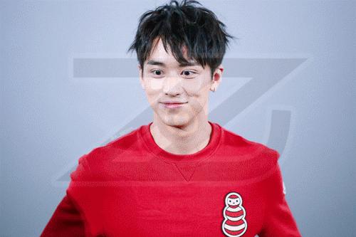 那些公认难穿的颜色，90后艺人许魏洲是怎么HOLD住的？