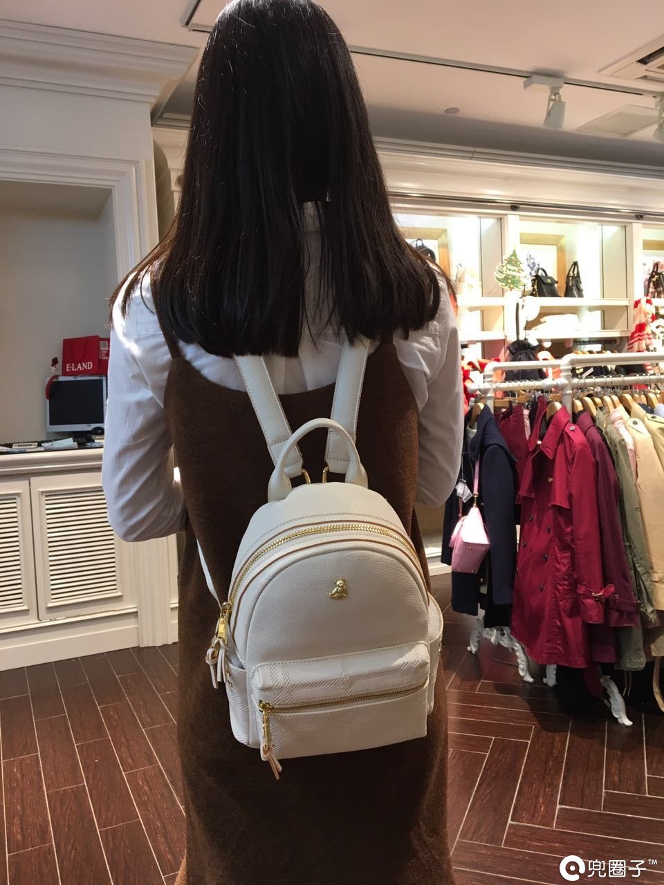 现在年轻人都流行背什么包,有哪些适合学生党背的包