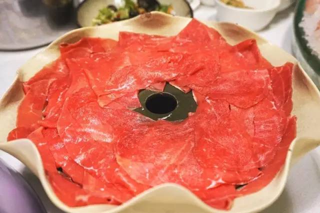 整个魔都已经被ta们攻陷……还不快去拔草秀胖友圈?!