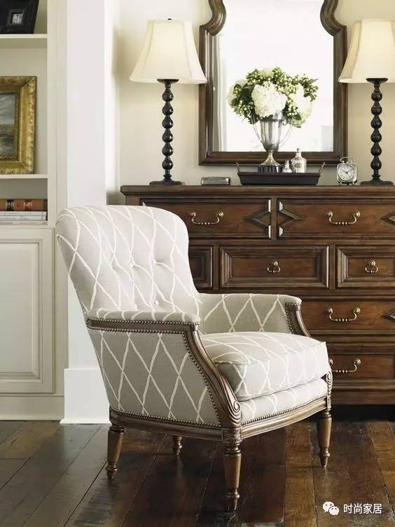 灯饰瞬间给整个空间提升了,客厅灯具好看亮度高