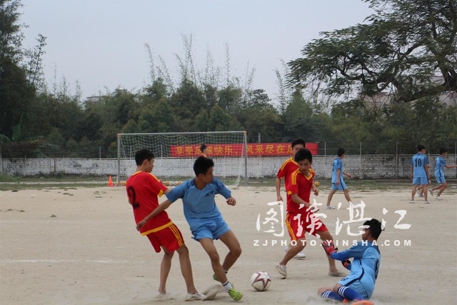 省教育厅检查组到吴川评估校园足球试点县创建工作