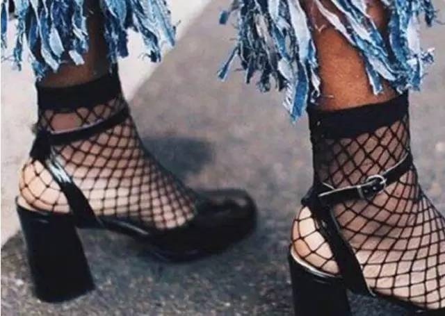 杨幂爆款作品,杨幂今年冬天穿的爆款