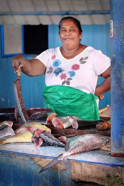 没在世界尽头划独木舟吃过最鲜的生虾刺身，怎好意思说你是海鲜爱好者