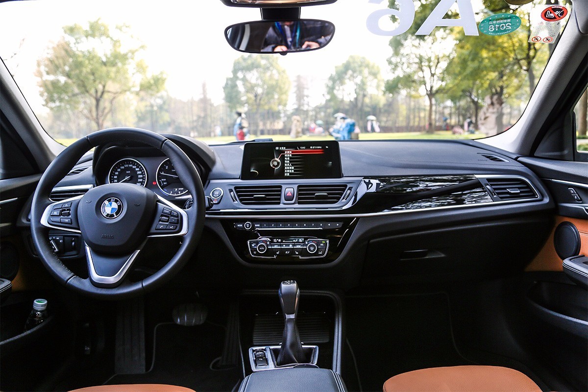 全新bmwm2全方位测评,试驾bmw1系