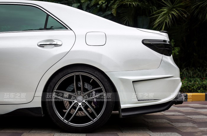 10款锐志改装14款尾灯,零六年的丰田锐志改装