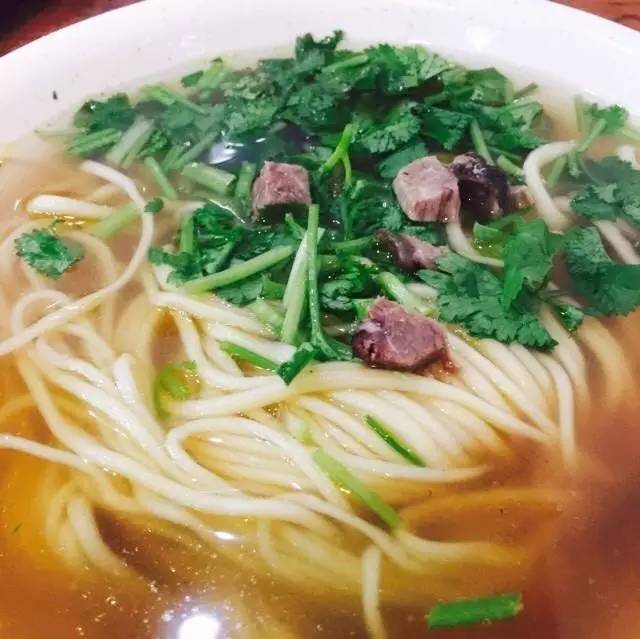 2号线地铁好吃的东西,顺着地铁2号线有哪些好玩的地方