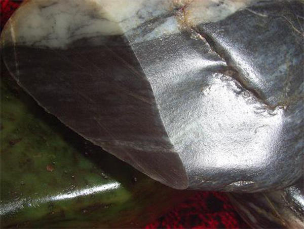 和田墨玉桃花石值钱吗,桃花石和田玉