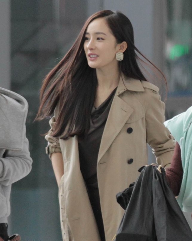 赵丽颖古力娜扎同款礼服,赵丽颖杨颖古力娜扎哪个漂亮