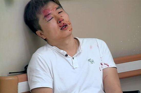 服务员不小心上错菜完整版,服务员粗心大意