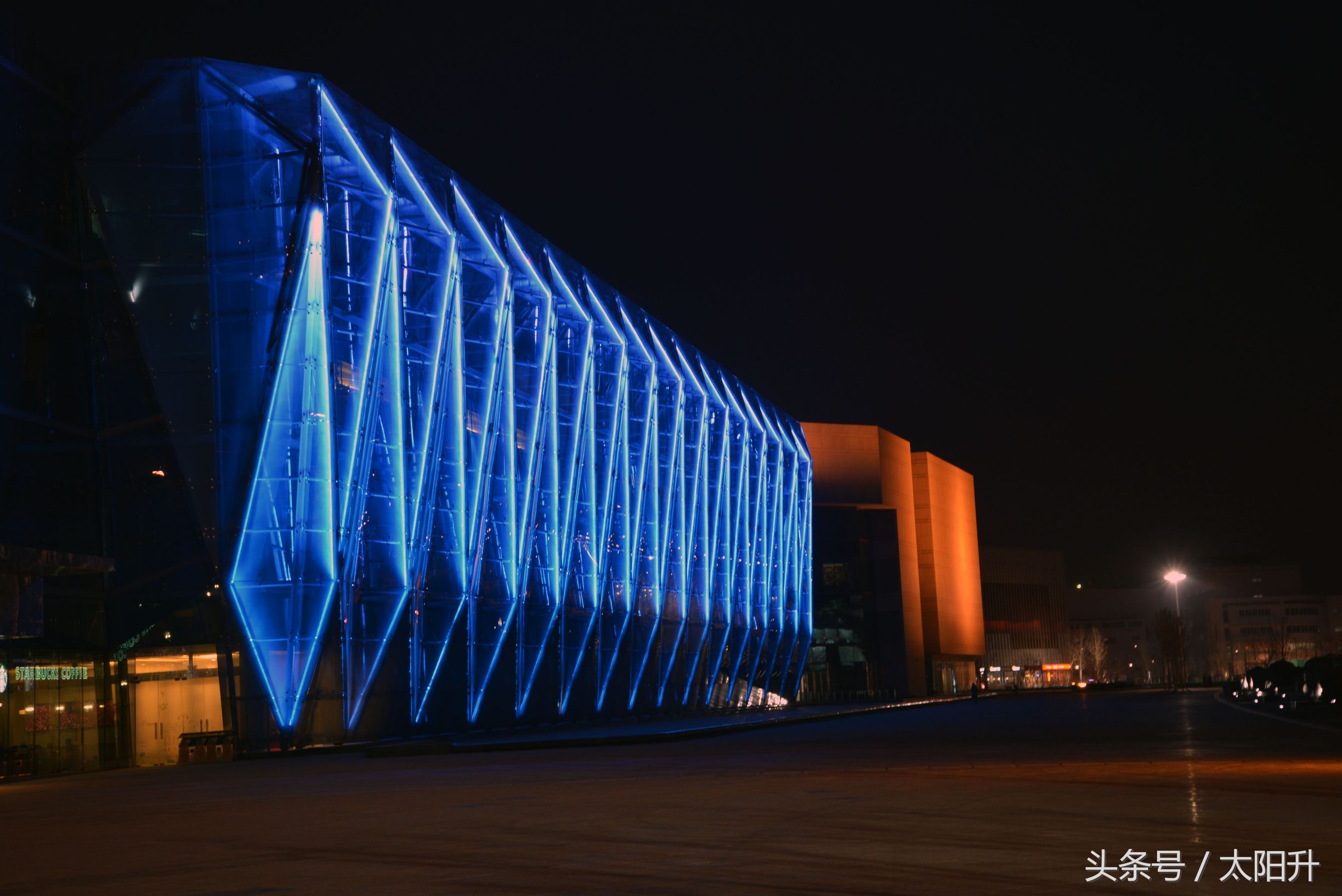 天津文化中心银河夜景,天津文化中心银河广场