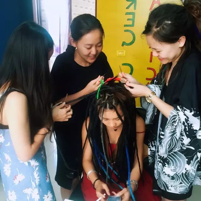 我不是喜欢旅行只是想逃避生活,不是旅行而是生活