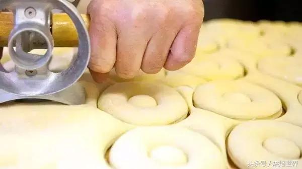 世界上顶好吃的10家甜甜圈店推荐，甜甜圈的历史你知道么？