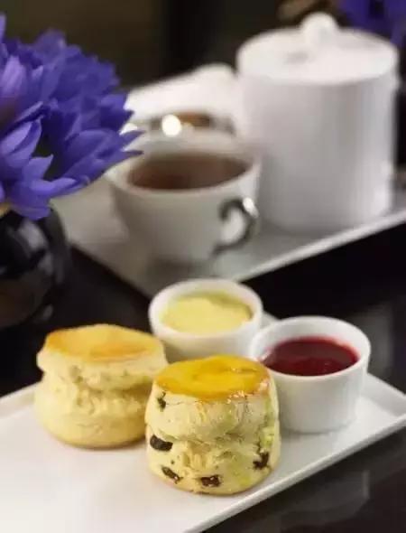 重庆星巴克里也可以有张爱玲？这些星巴克下午茶让你变得优雅