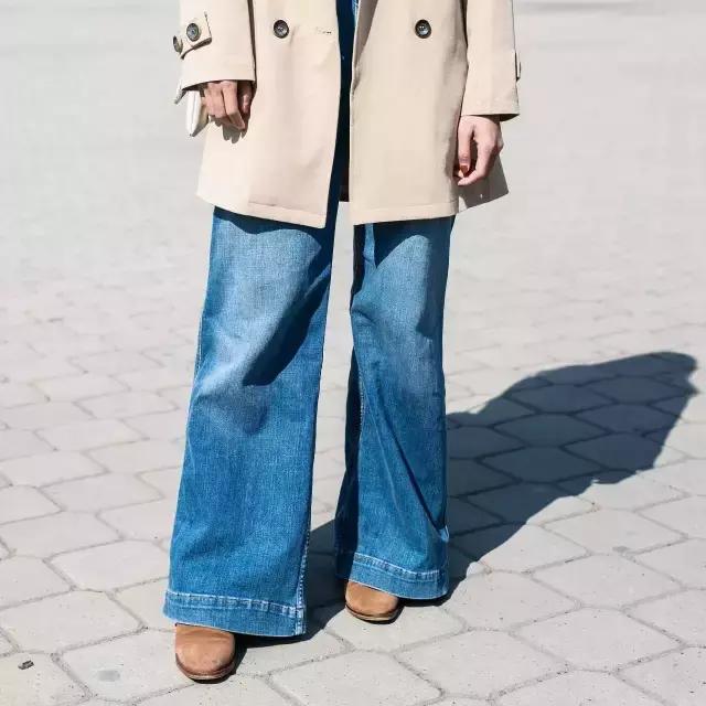 报告老师，中州大学的学生不好好穿衣服！