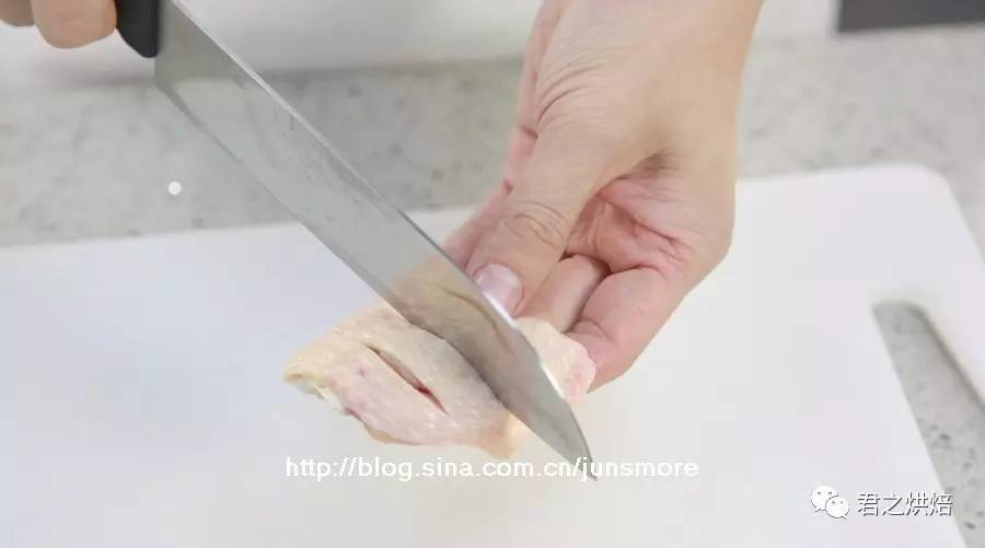 酱香味香辣鸡翅,酱香鸡翅加配菜怎么做