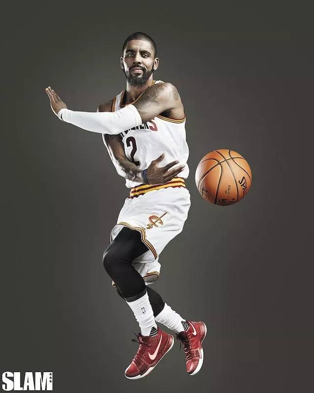 凯里欧文招牌动作过人,凯里欧文扮老头第一季