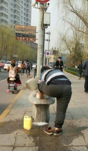 刘天放：治疗“泉水洗脚”之病需多服“文明药”