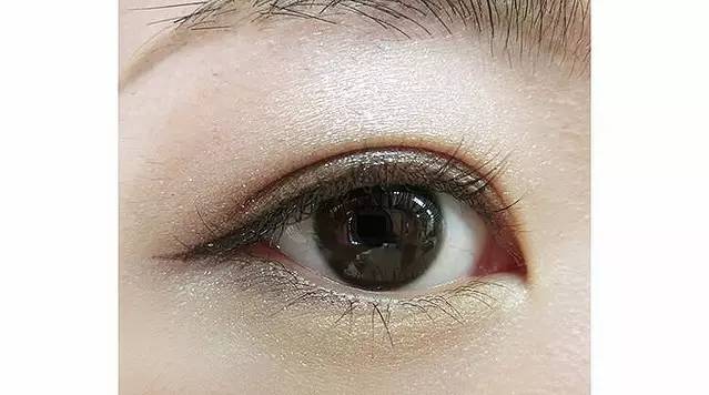 日本女孩人手一只的口红,日本女生kate粉底液