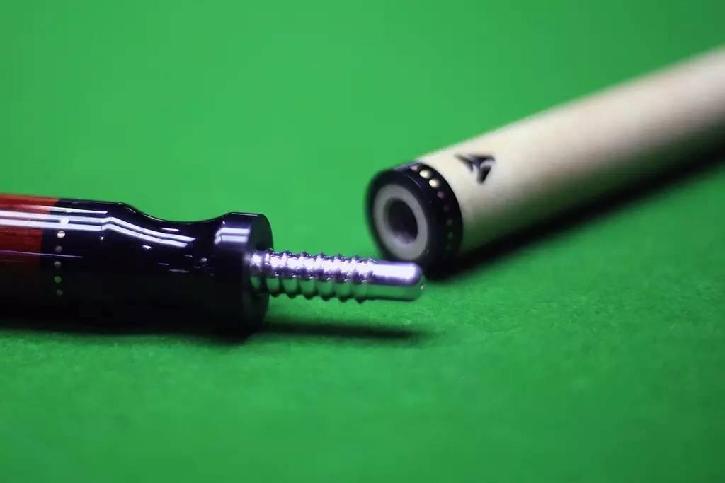 张堃鹏曾用过什么品牌的球杆,世界冠军张堃鹏表演