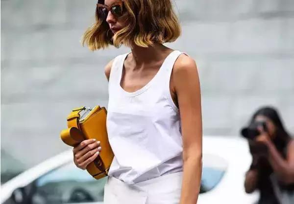 双肩包与斜背包哪种最实用,包包单肩斜挎包包治百病