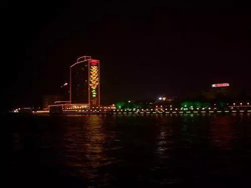 广州白天鹅宾馆住一晚多少钱,白天鹅住一晚