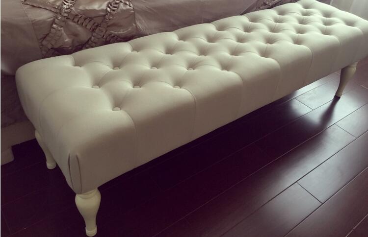 床和床尾凳色彩搭配高级感,卧室床带床尾凳时尚