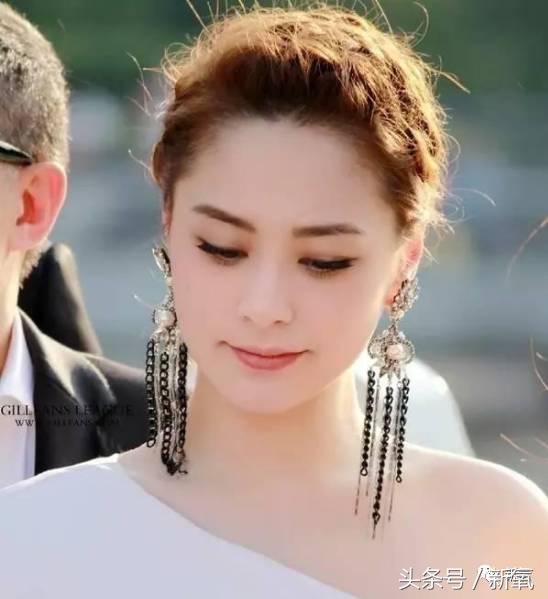 邓紫棋皮裤和别的女星对比,邓紫棋皮裤大盘点