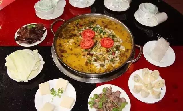 自从踏上重庆地铁2号线，减肥之路越来越远，美食吃得停不下来~