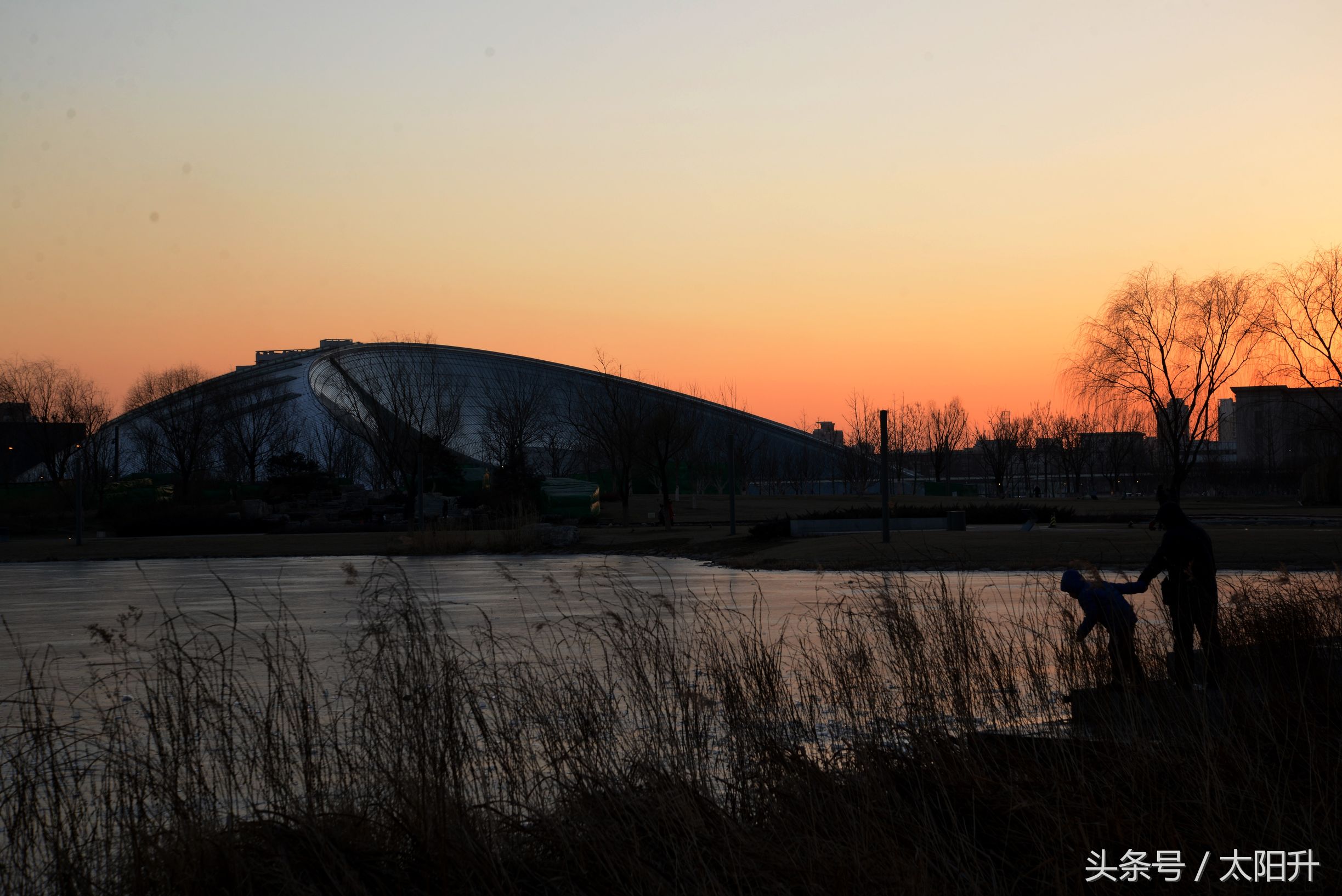 天津文化中心银河夜景,天津文化中心银河广场