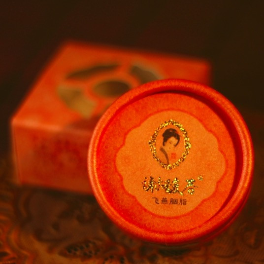 一直有人邀请我回答什么美白护肤的产品，今天就来安利咱国货